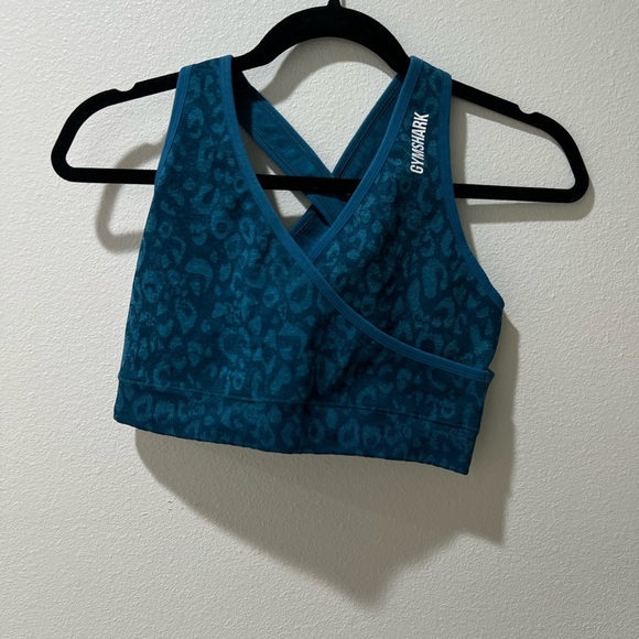 Gymshark Women's Sports Bra LOT of 4, size L, EUC, pullover, athletic, running - Picture 7 of 12